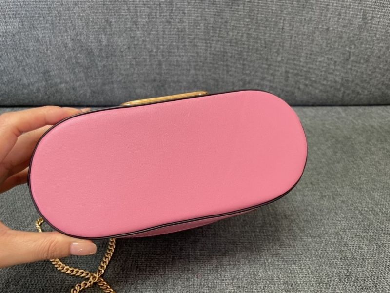 Va1e*ntin0 bucket bag